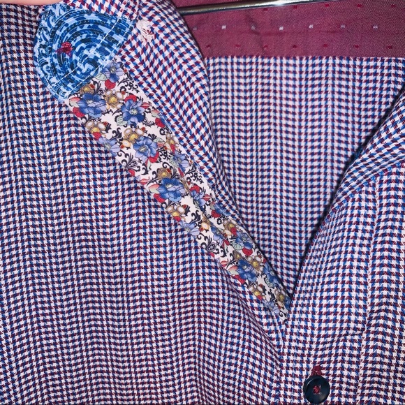 Robert Graham Flip Cuff Long Sleeve Tailored Fit Button Down Shirt - Picture 6 of 7